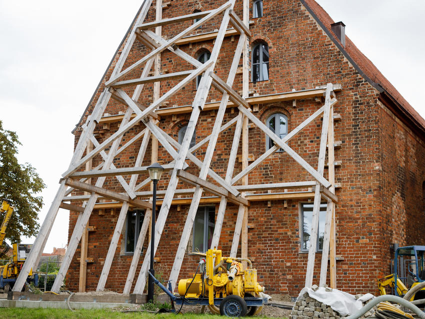 Fundamentunterfangung im Soilcrete®-Verfahren